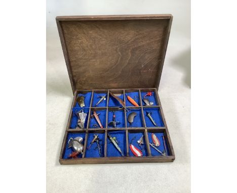 20 vintage fishing lures in box. Including one by Toby of Sweden