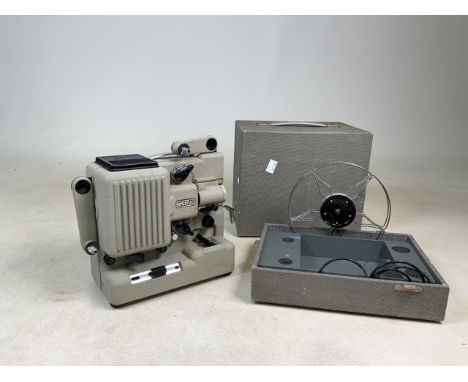 A mid century Eumig Type P8 film projector in fitted case. Box dimensions W:26.5cm x D:20.5cm x H:28cm