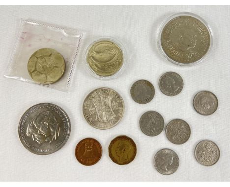 A small collection of vintage British and foreign coins and crowns. To include 1995 Dove of Peace Â£2 coin, 1996 Football Â£2