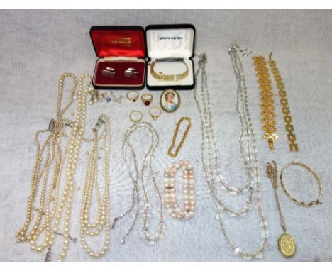 A COLLECTION OF COSTUME JEWELLERY including a Limoges oval portrait brooch