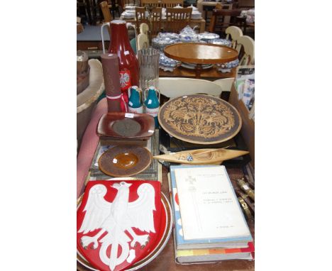 A LARGE COLLECTION OF OLYMPIC GAMES MEMORABILIA belonging to the late "Guthie-Uchotski" including medals, plates, a large cut