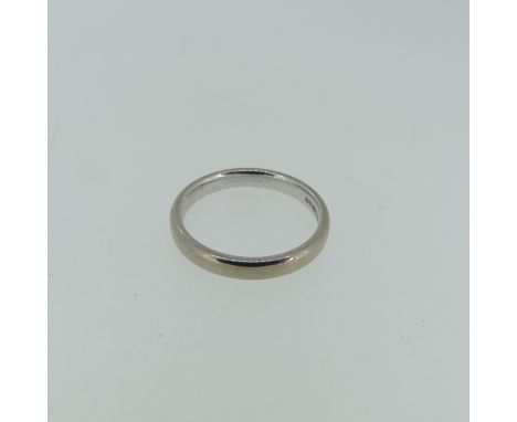 An 18ct white gold Band, Size M, 4g. 