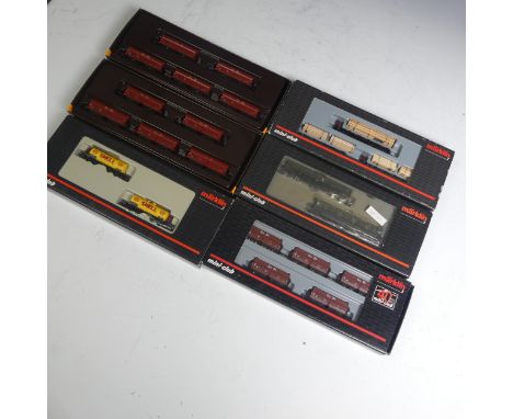 Marklin Mini-Club “Z” gauge, 87580 Baggage Mail 2-Car set, together with five other freight sets: 82070, 82570, 82800 and 2 x