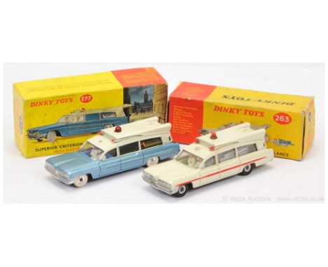 Dinky 263 Superior Criterion "Ambulance" - off white, red side flashes and solid roof light, silver trim, pale green interior