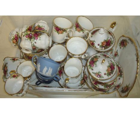 Selection of Royal Albert Old Country Roses comprising teapot, milk jug, sugar bowl, six mugs, six tea cups, six saucers, six