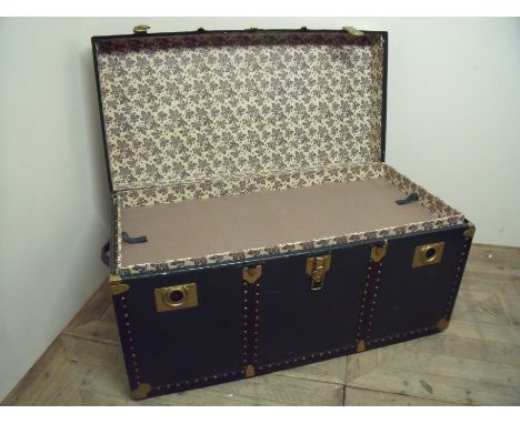 Large rectangular travelling trunk