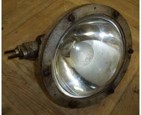 Blast proof bulk head light