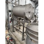 Un-named horizontal mixing vessel with screw discharge, approx. dia. 32", weigh cells A ‘point of