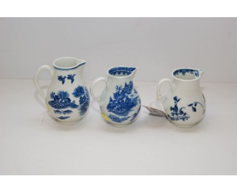 A WORCESTER BLUE AND WHITE SPARROW BEAK CREAMER PRINTED WITH FLOWERS AND INSECTS, HEIGHT 8CM, A WORCESTER BLUE AND WHITE SPAR