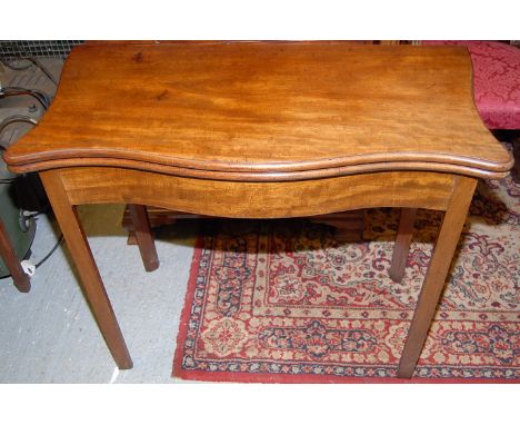 MAHOGANY CARD TABLE IN THE GEORGIAN MANNER 