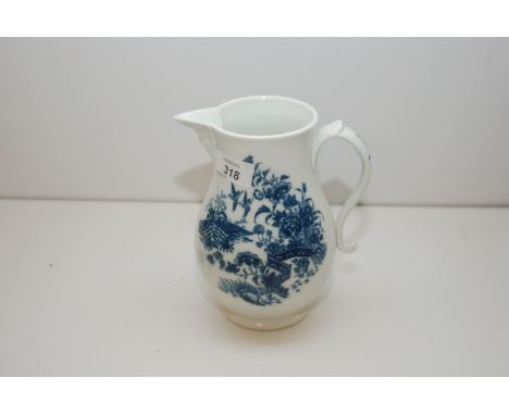 WORCESTER BLUE AND WHITE MASKED JUG PRINTED WITH FENCED GARDEN PATTERN (18.5 CM ) 