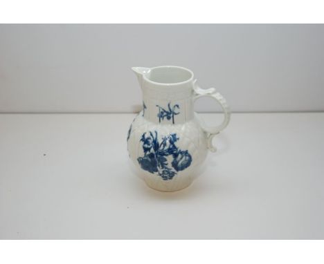 CAUGHLEY BLUE AND WHITE CABBAGE LEAF MASK JUG PRINTED WITH ROSES (14.5 CM ) 