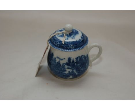 A CAUGHLEY BLUE AND WHITE CUSTARD CUP WITH PRINTED DECORATION 