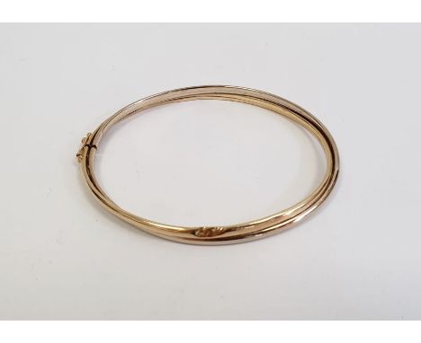 9ct white and yellow gold bangle, twisted strand pattern 5.5gms