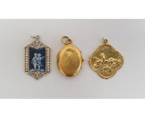French gold-coloured christening pendant, quatrefoil-pattern, embossed with a baby, inscribed verso in French and dated Avril