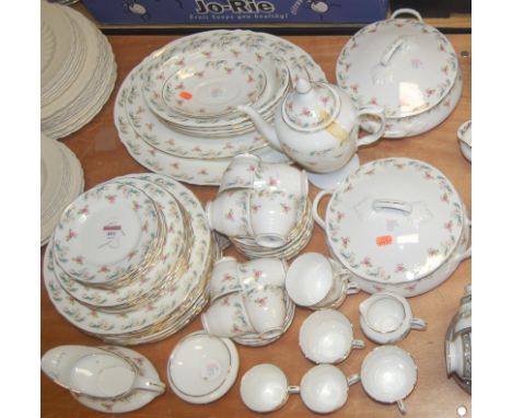 A Royal Crown Staffordshire bone china dinner / tea service