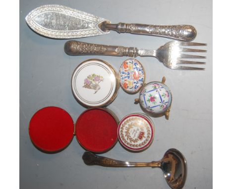 A small collection of miscellaneous items, to include pair of Victorian fish servers, various trinket jars and covers etc