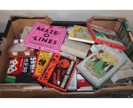 A TRAY OF VINTAGE GAMES 