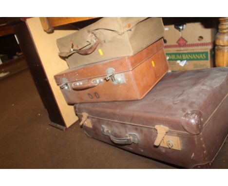 THREE VINTAGE SUITCASES 