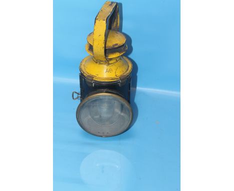 A VINTAGE B.R 4 ASPECT HAND KEROSENE HAND SIGNAL LAMP