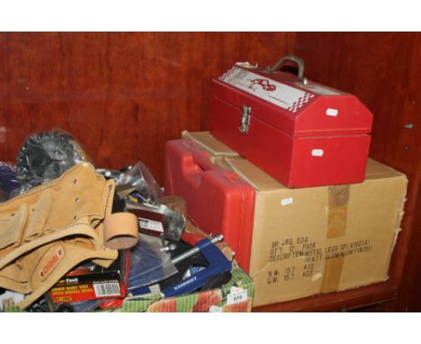 A QUANTITY OF ASSORTED TOOLS