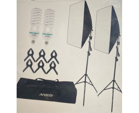 Brand new in box Andoer light stand, complete working order 