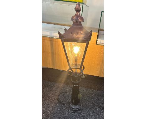 Vintage copper and metal lamp post light measures approx 40.5 inches tall in working order 