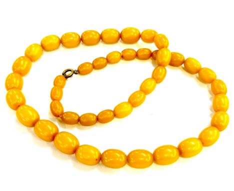 Vintage ladies butterscotch bead necklace, approximate weight 43.9g , largest bead measures approximately 16 x 12mm 