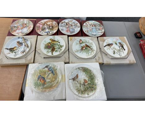 Selection of boxed collectors plates includes Coalport, Royal Worcester etc 