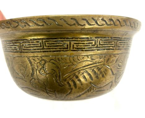 Oriental vintage brass bowl with six character marks to base measures approx 7.5 inches diameter and 4 inches tall 