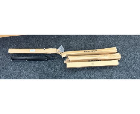 4 Boxed Neewer light stands 