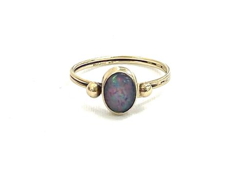 Vintage ladies 9ct gold opal dress ring, total weight 2.7grams ring size R 