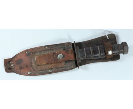 USA dagger, 12.5cm saw-back blade with leather scabbard   Condition Report   Click here for further images, condition, auctio