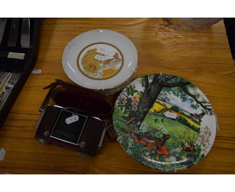 VARIOUS DECORATED PLATES, AND A VINTAGE CAMERA