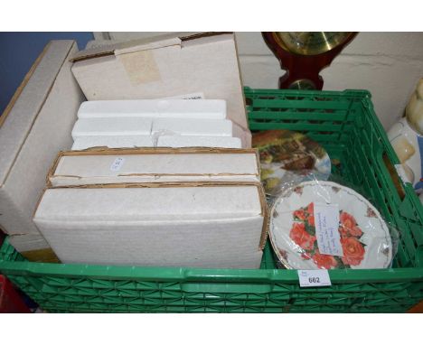 BOX OF COLLECTORS PLATES