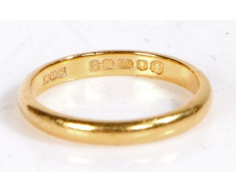 22 carat gold wedding band, ring size O weight 3.7 grams&nbsp;