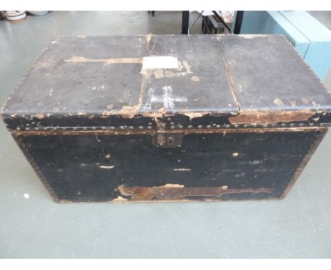 A  vintage pine travel trunk 90cm x 47cm x 47cm