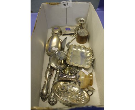 Box of assorted white metal and silver items to include: Taste Vin two handled bonbon dish stamped: 925; white metal golf clu