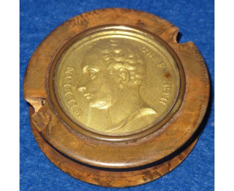 Small waisted cushion shaped circular box with inset gilded relief coin, 'William the Fourth', with portrait bust.  Possibly 