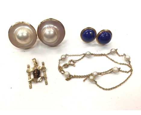 Pair mabé pearl earrings in 14ct gold post and clip setting, 25mm diameter each, 14ct gold chain interspaced with pearl beads
