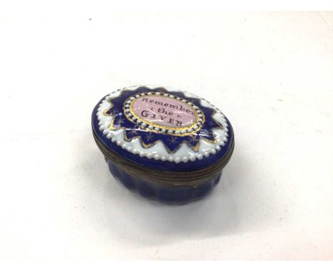 18th century Bilston enamel patch box with motto - Remember the GiverSome evidence of minor repairs to the enamel on both the