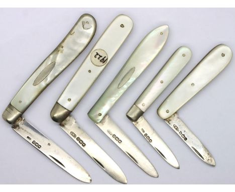 Five hallmarked silver blade mother of pearl handle fruit knives, maker CWF. P&amp;P Group 1 (£14+VAT for the first lot and £