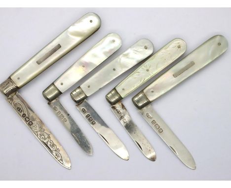 Five hallmarked silver blade mother of pearl handle fruit knives, maker AS. P&amp;P Group 1 (£14+VAT for the first lot and £1