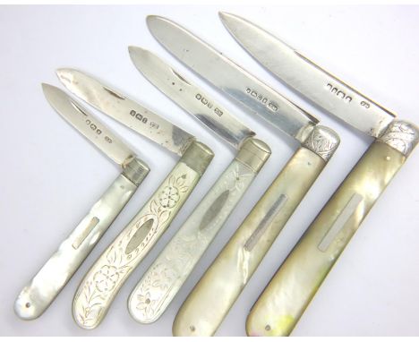 Five hallmarked silver blade mother of pearl handle fruit knives, maker TM. P&amp;P Group 1 (£14+VAT for the first lot and £1
