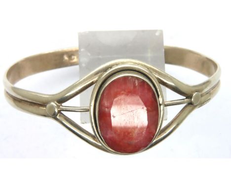 925 silver and bloodstone bangle, D: 60 mm, 15g. P&amp;P Group 1 (£14+VAT for the first lot and £1+VAT for subsequent lots) 