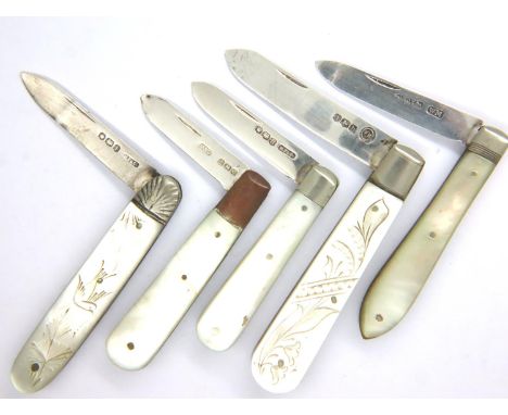 Five hallmarked silver blade mother of pearl handle fruit knives, mixed makers. P&amp;P Group 1 (£14+VAT for the first lot an