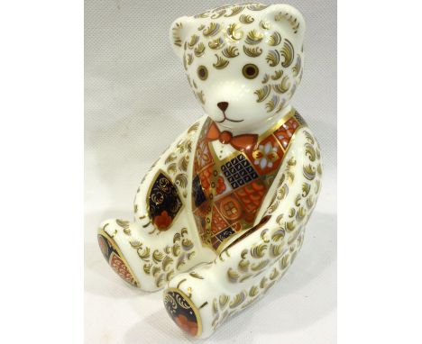 Boxed Royal Crown Derby paperweight, first quality, Red Bowtie the Teddy Bear, limited edition of 500. H: 11 cm. No cracks, c