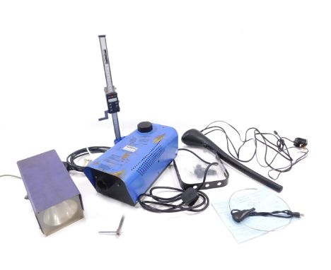Various sound and audio equipment, comprising speaker, strobe light, measuring light, etc. (a quantity)