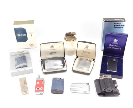 A quantity of lighters, comprising Ronson Varaflame electric lighter, Onyx based table lighter, Ronson and others. (1 tray)