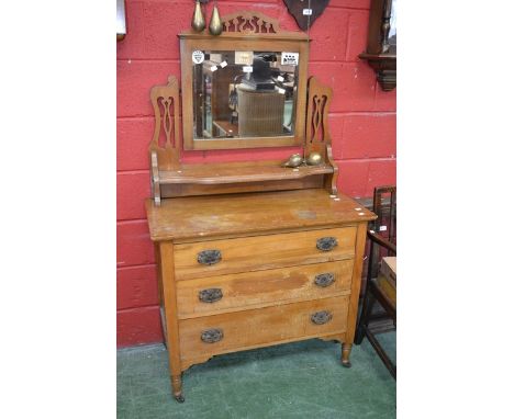 An Edwardian satinwood dressing table, square bevel edge glass with pierced pediment, uprights and shelf to superstructure, t